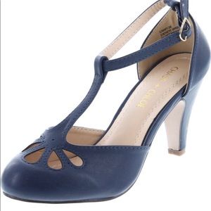 Chase & Chloe Vintage Heels T-Strap Tear Drop Heel